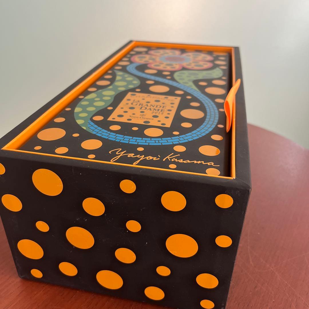 ヴーヴ クリコ 草間彌生コラボ La Grande Dame シャンパン