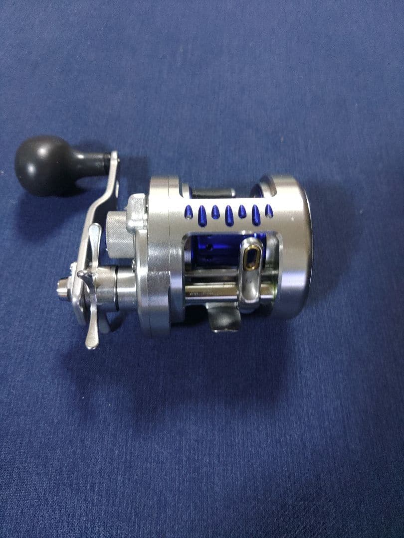 シマノオシアカルカッタコンクエスト300JM