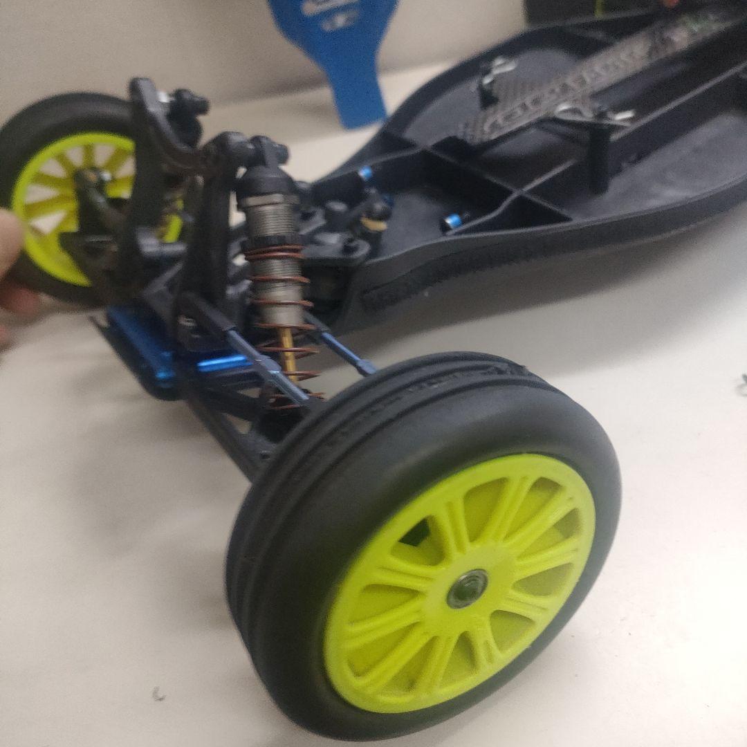 アソシRC10B4 ファクトリーチームキット、2WDオフロードシャーシ