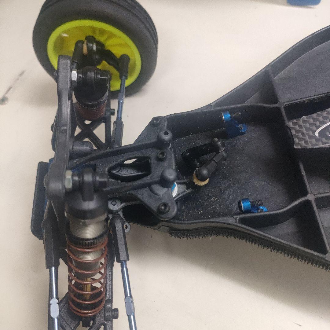 アソシRC10B4 ファクトリーチームキット、2WDオフロードシャーシ