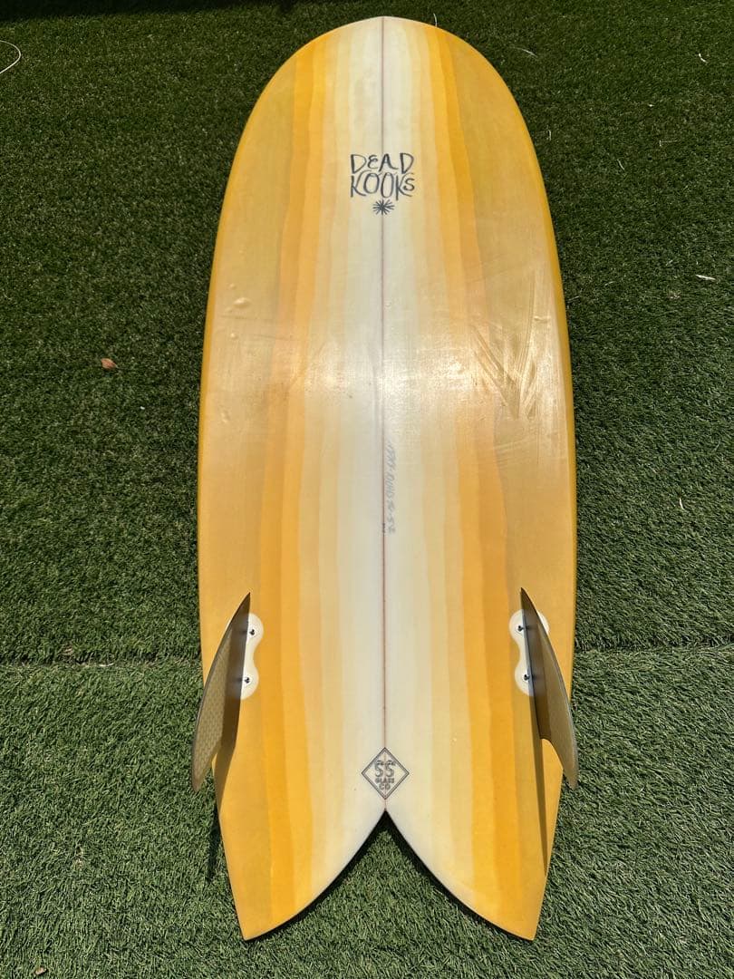 デッドクークス　フィッシュサーフボードRiches 5’2 キャプテンフィン付き