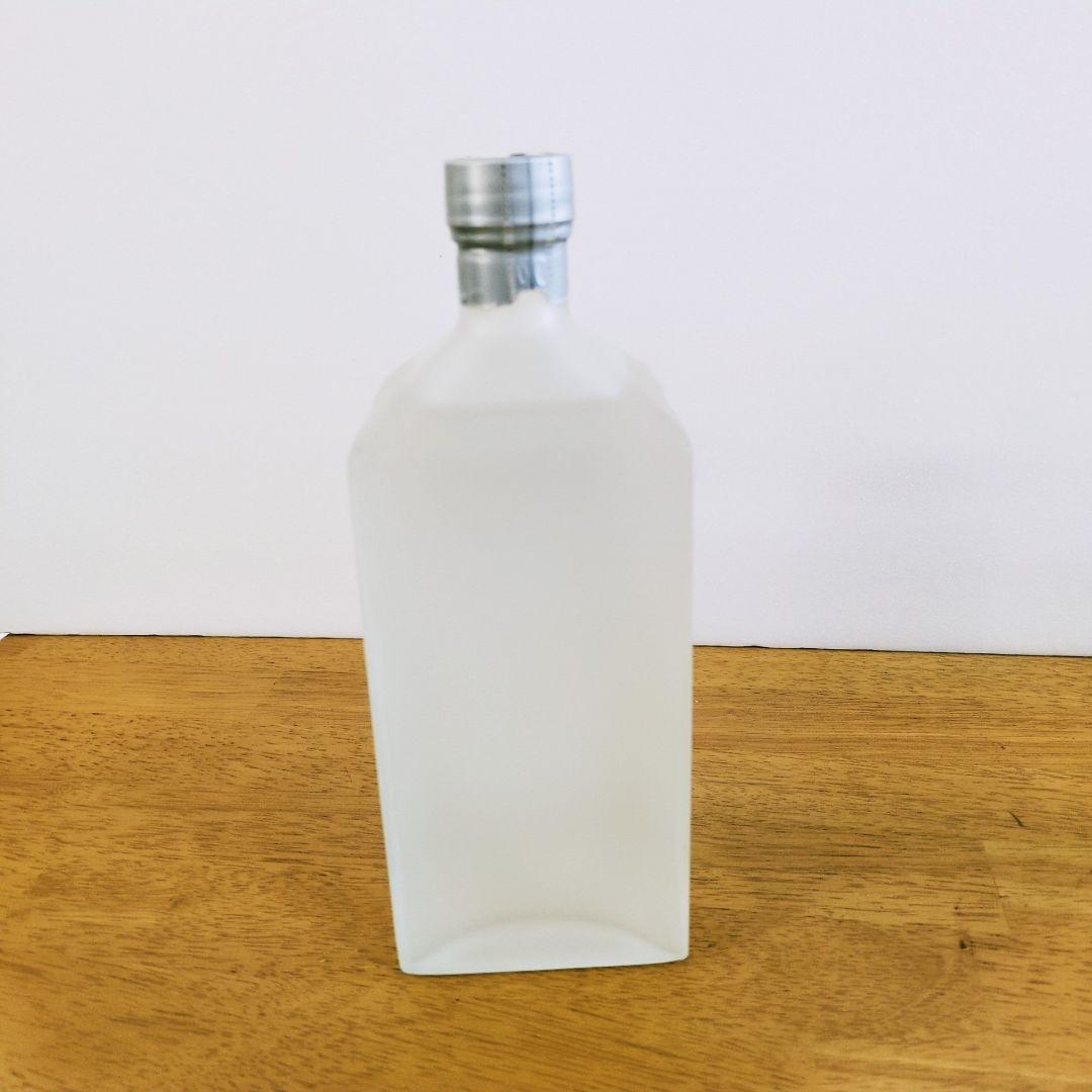 本場泡盛 久米島の久米仙 ホワイト12年 【 42年以上古酒】