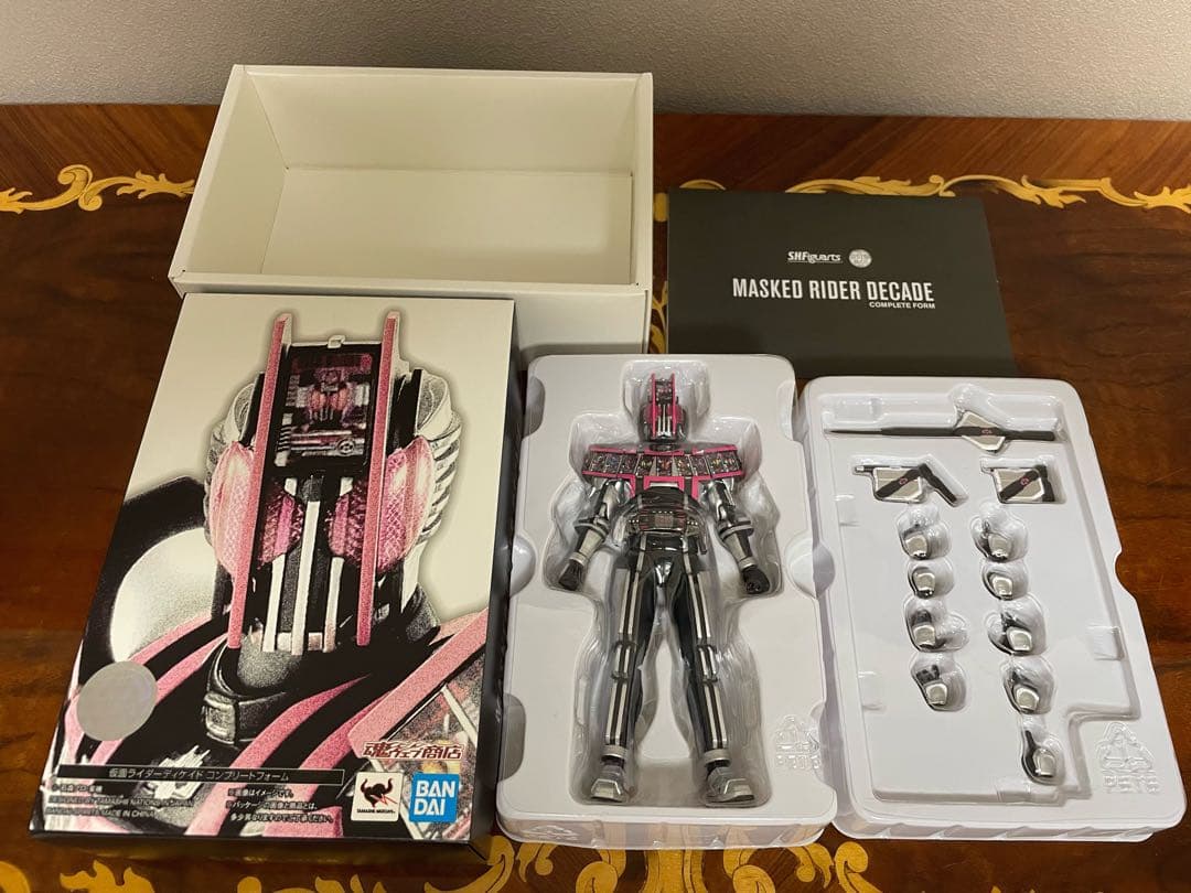 フィギュアーツ　真骨彫　仮面ライダー　ディケイド　コンプリートフォーム