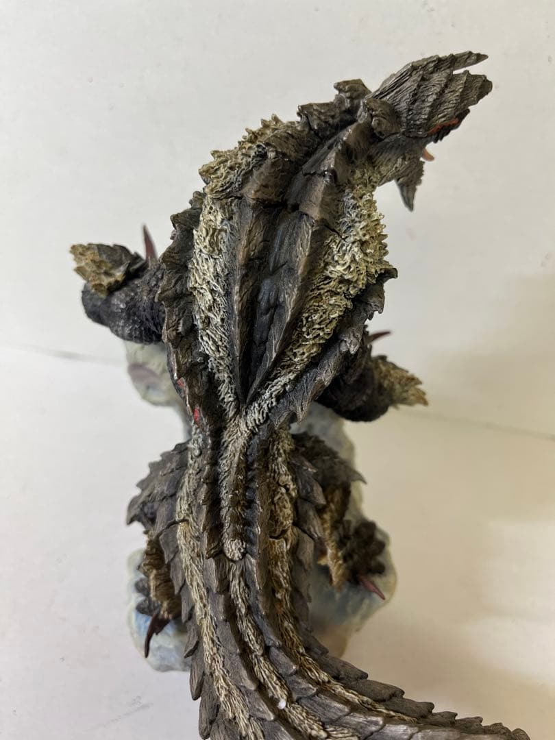 ニ*生様 K687 モンスターハンター 獄狼竜 ジンオウガ 亜種 カプコンフィギ