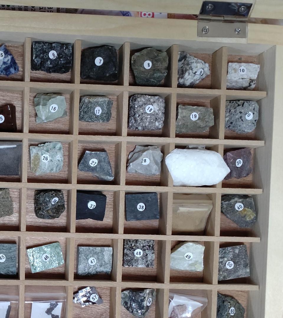 岩石鉱物標本　100種類