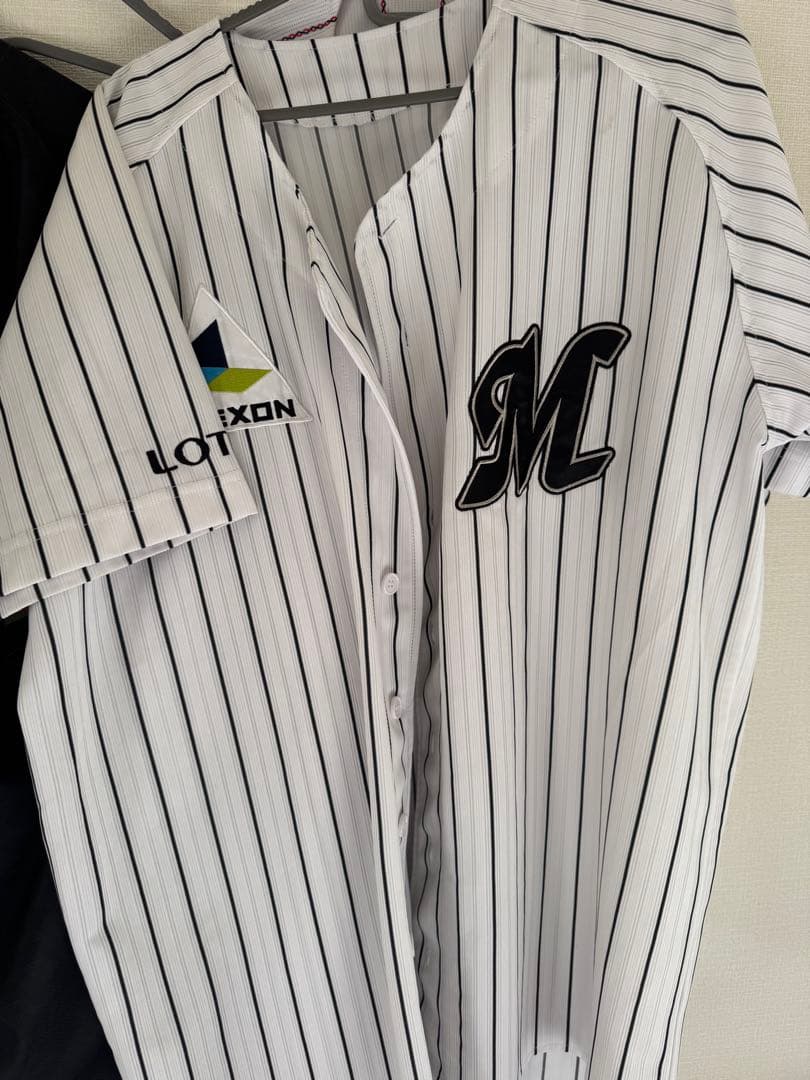 サイン入りユニフォーム寺地隆成 （確か）田中晴也• 中森俊介