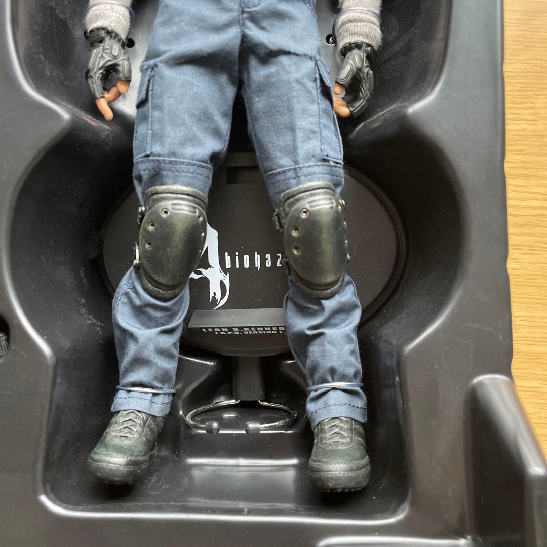 ホットトイズ　バイオハザード4 LEON S. KENNEDY