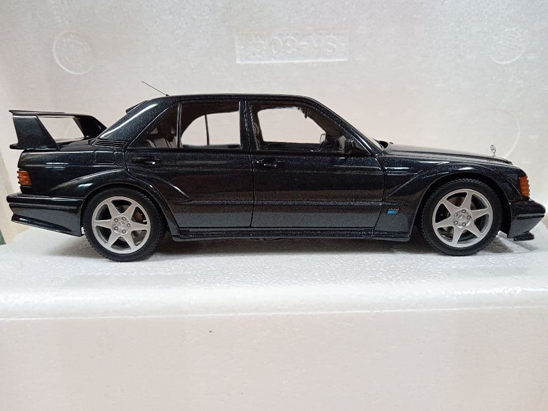オートアート 1/18 メルセデスベンツ 190E 2.5-16 EVO Ⅱ 黒