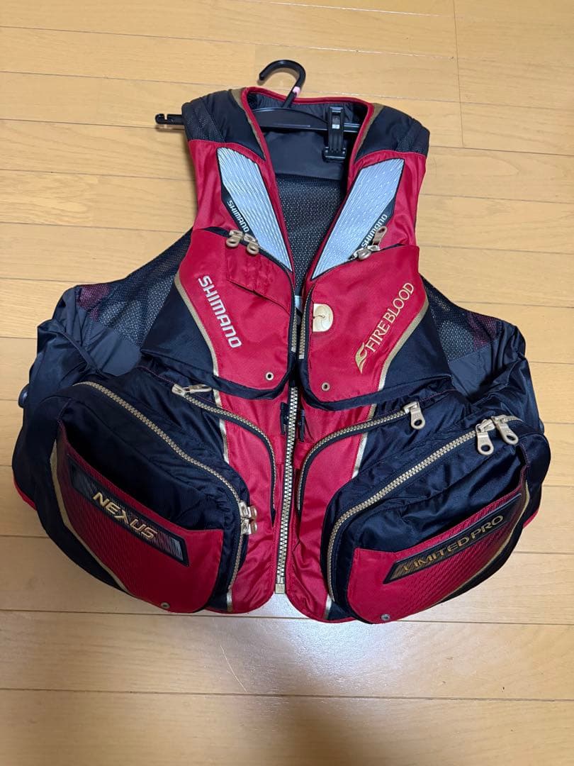 SHIMANO ライフジャケット 赤黒