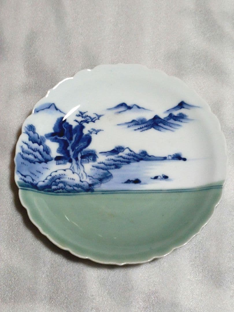 古伊万里　青磁　染付　風景皿　中皿　骨董　輪花形