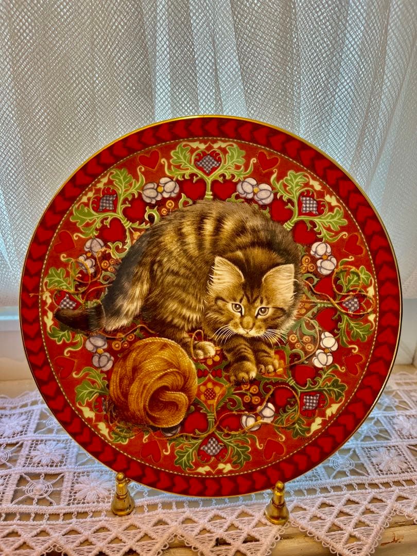 英国 エインズレイ レズリーアンアイボリー 12ヶ月 カレンダープレート 猫