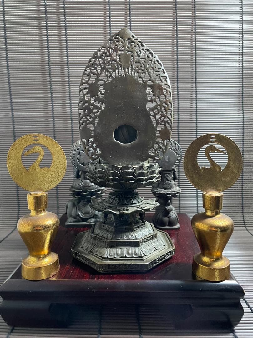 『釈迦三尊像　釈迦如来　普賢菩薩　文殊菩薩』ブロンズ 唐金　　在銘　高さ22cm