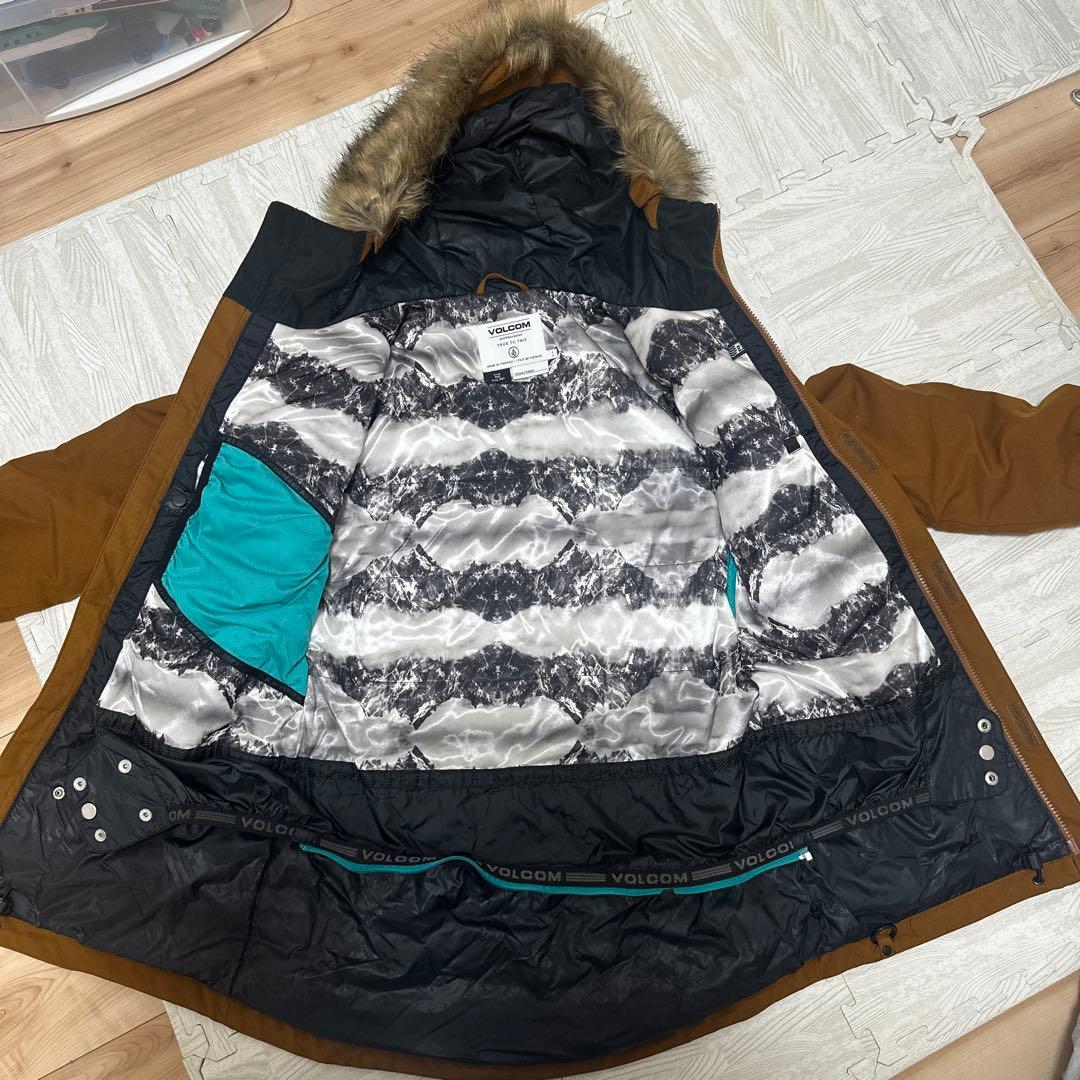 限定値SALE早い者勝ち⭐︎VOLCOM⭐︎スノーウェア　レディース