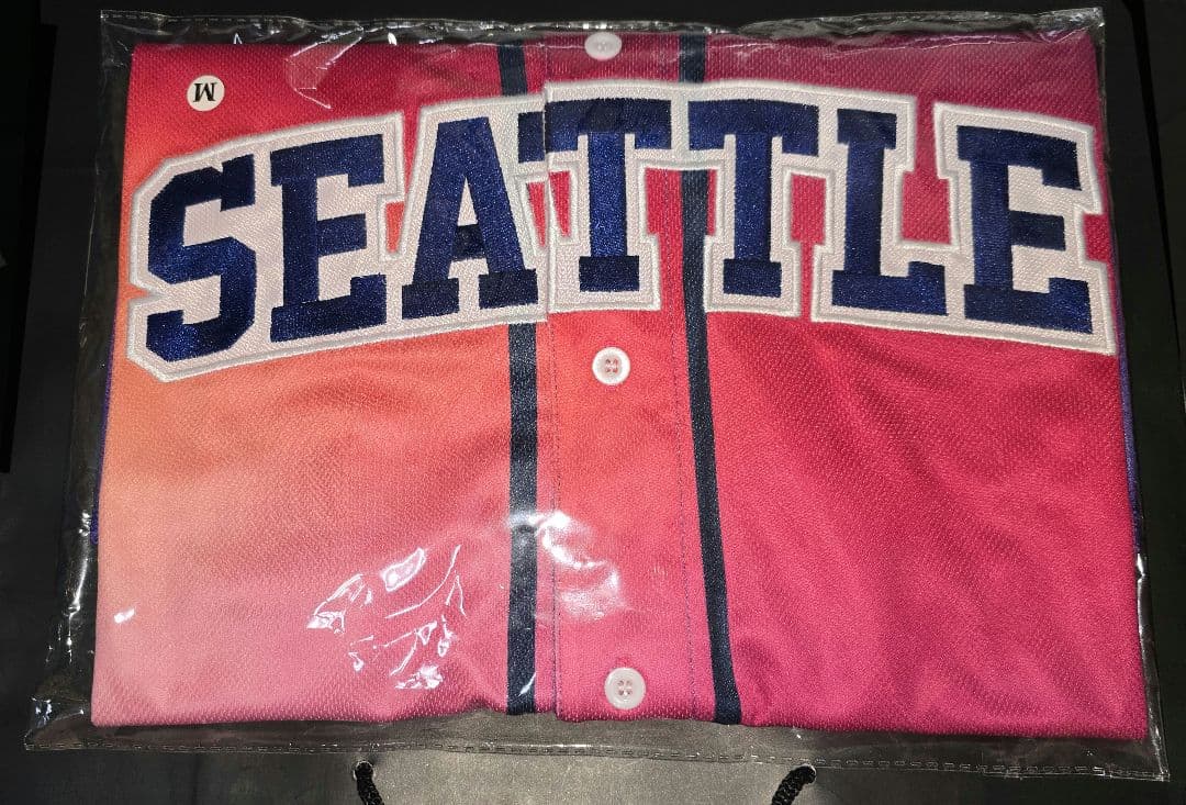 LESSERAFIM ベースボールジャージ シアトル限定