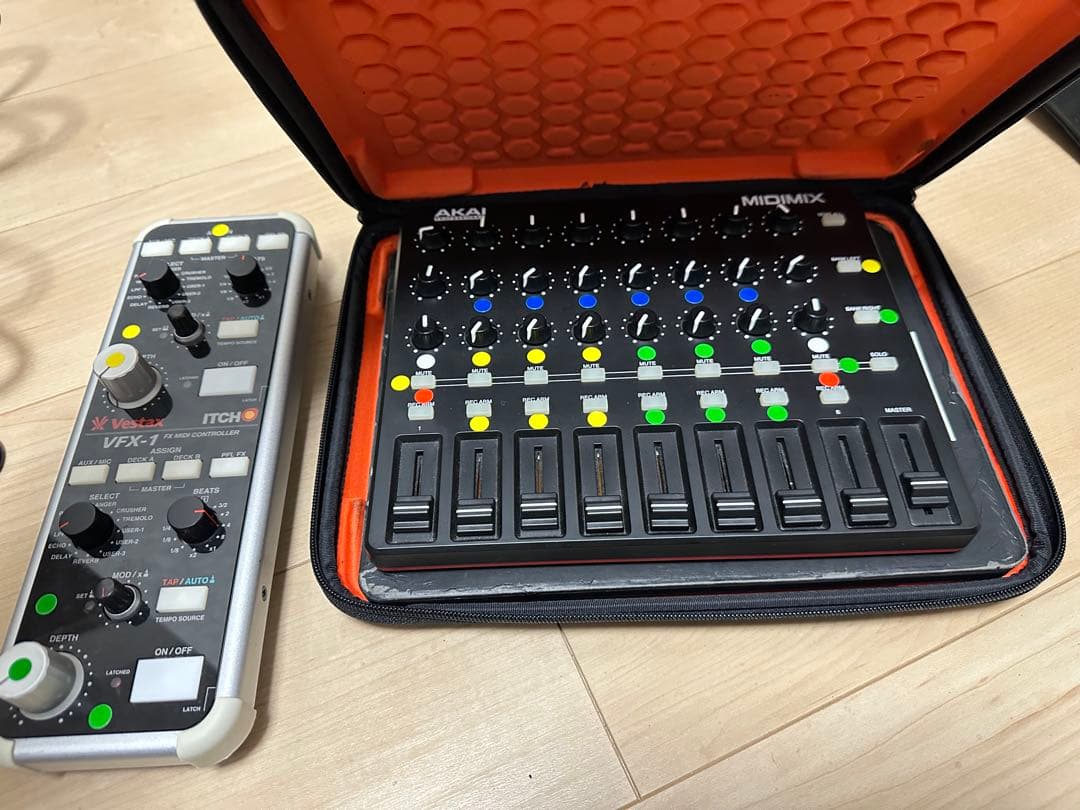 DJ（JBL MIXEDGE Vestax VFX1 AKAI MIDIMIX）
