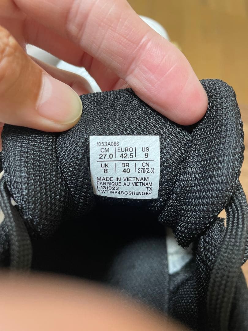 美品バレーシューズ　V-SWIFT FF 4 27.0cm 2E ローカット