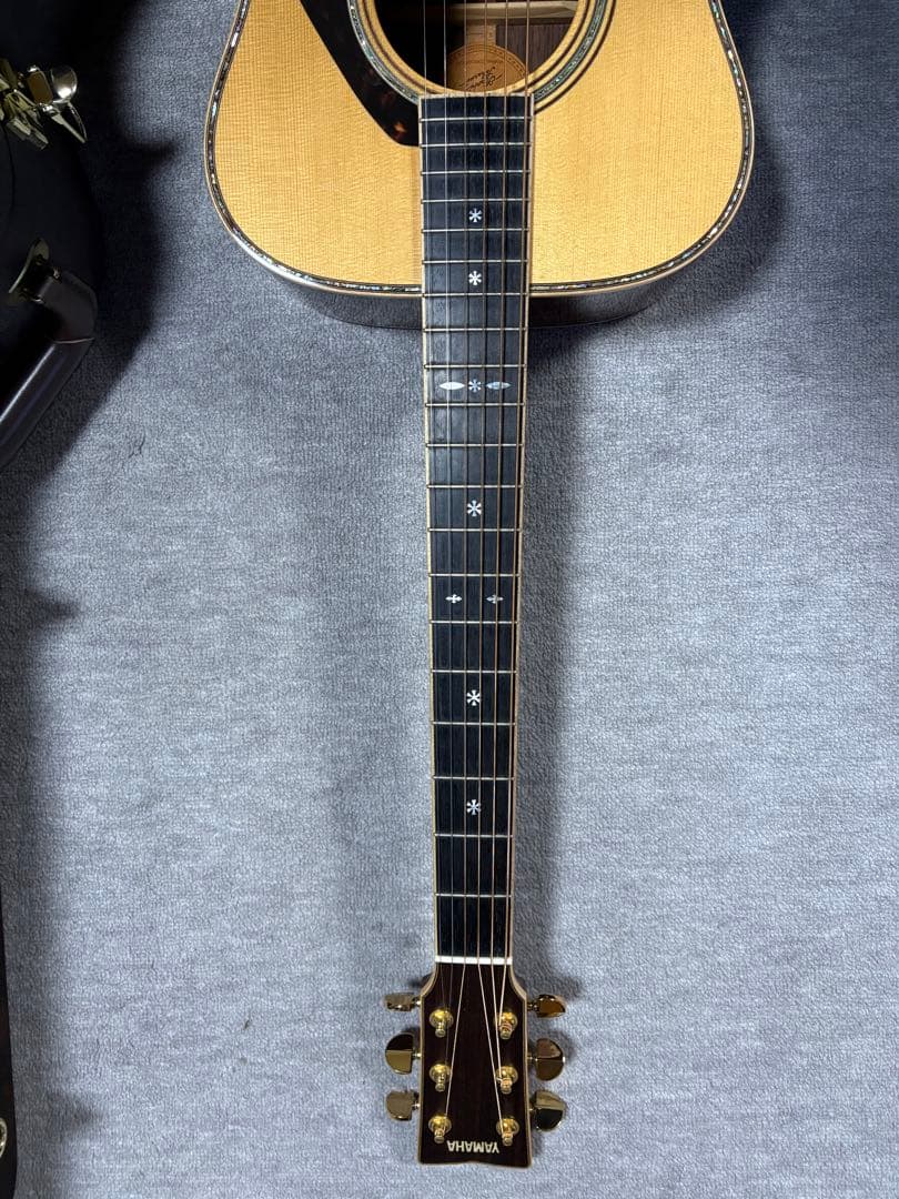 まみ。アコースティックギター ヤマハLS36 ハードケース付き