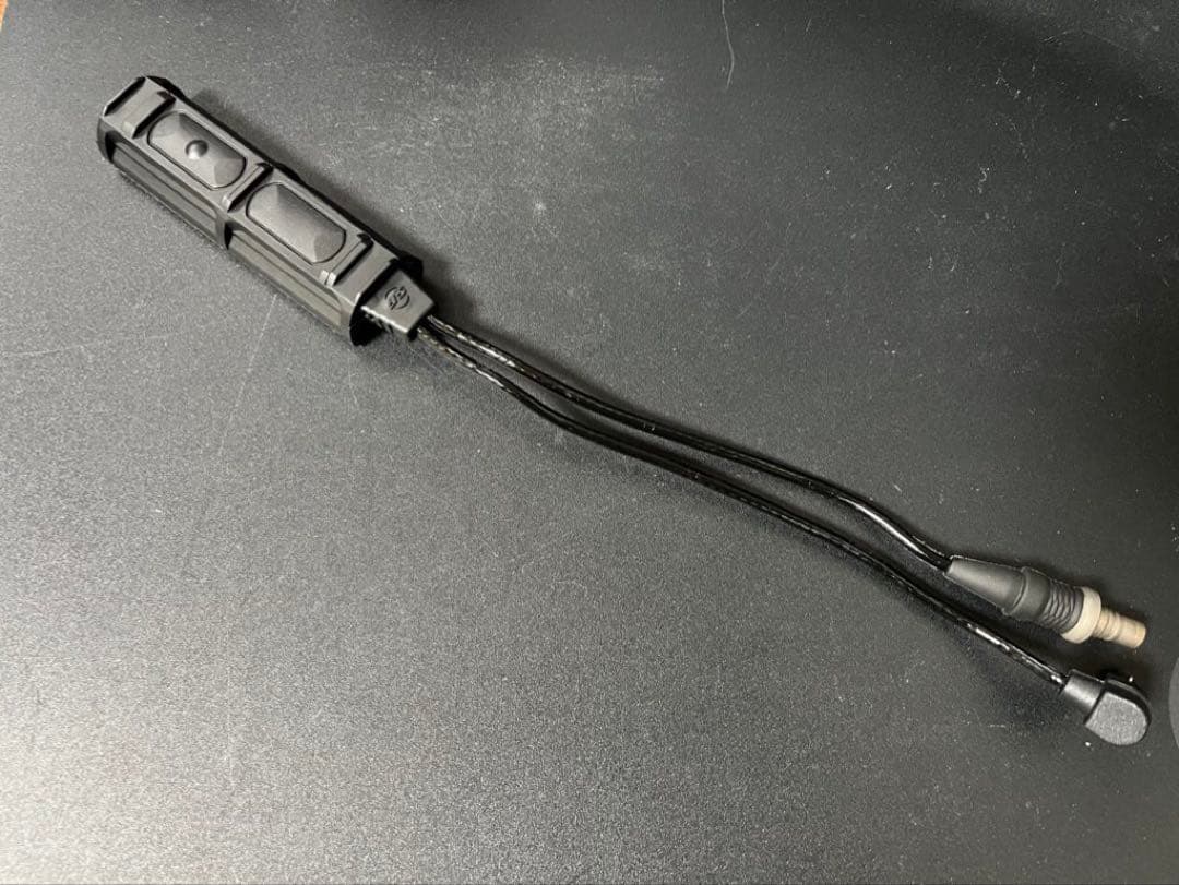 実物SUREFIRE SR07-D-IT WEAPONLIGHT SWITCH