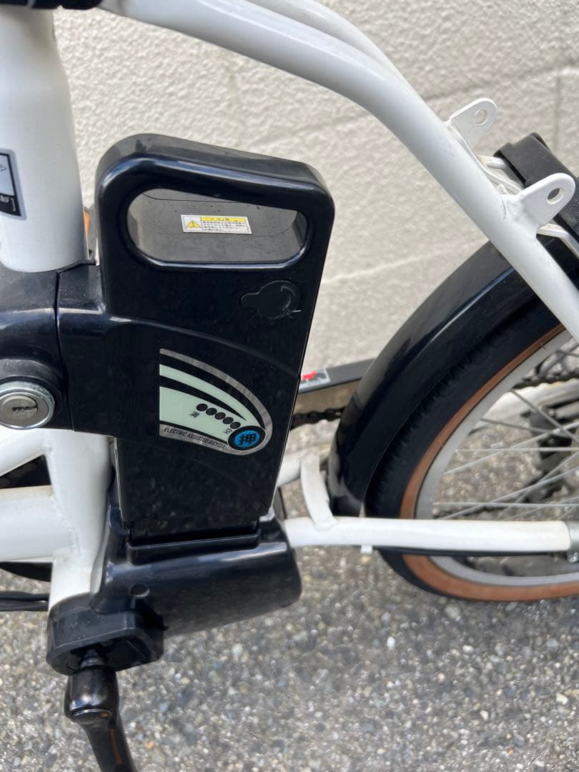 電動アシスト　折りたたみ自転車 ホワイト 20インチ