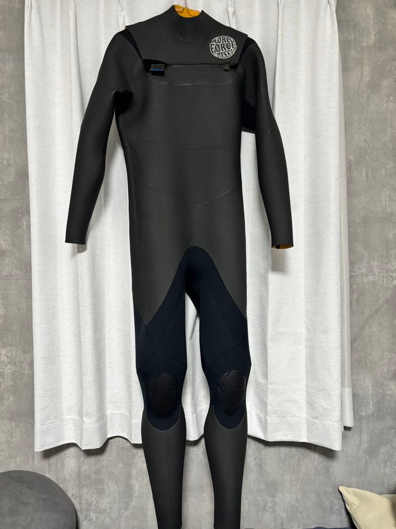 WORLD FORCE ウェットスーツ　【ほぼ未使用】