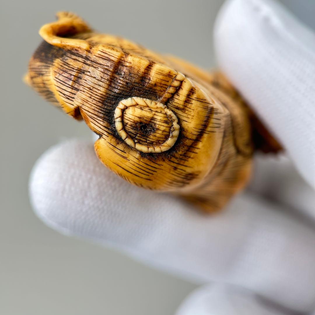 牛の彫刻 小型 彫刻極上根付天然素材アンティーク骨董飾り物古美術置物細密細工