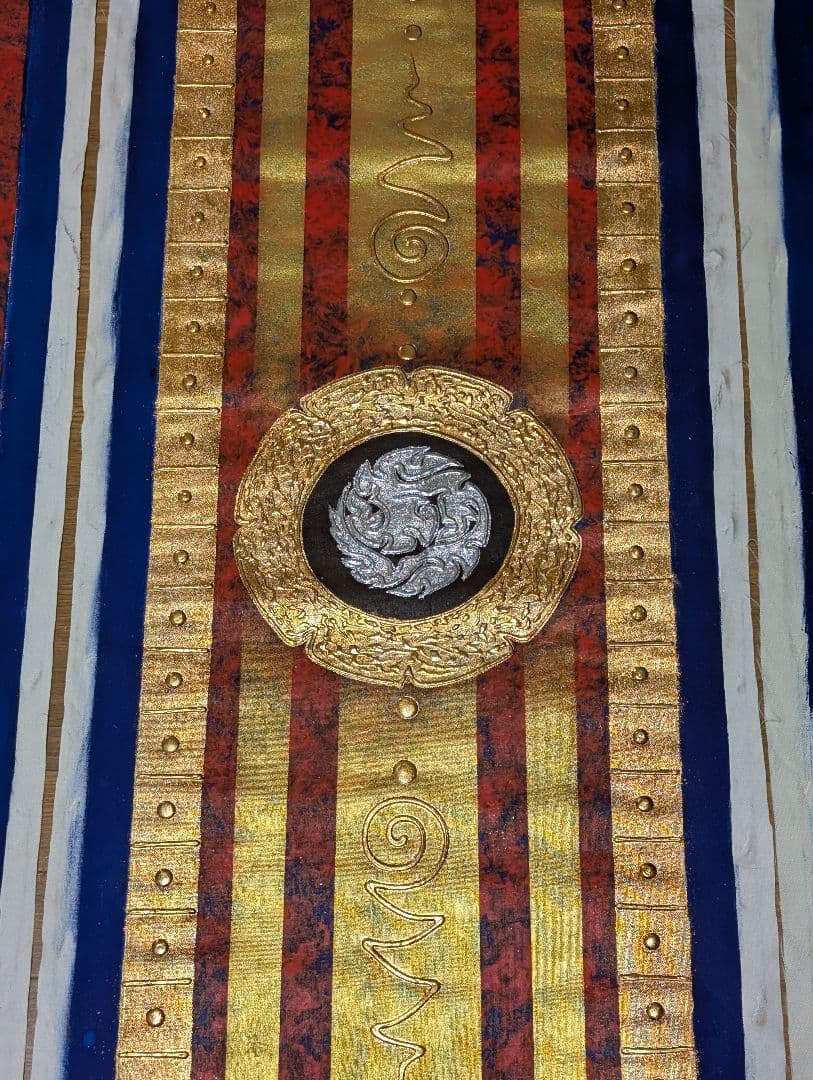 タイ　絵画　大サイズ　金色の蓮のアート　布地　芸術　チェンマイ　アジア　蓮の花