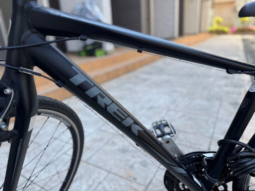 は*る様 【定価8.3万円】マットブラックTrek 大阪府引き取り可能な方限定