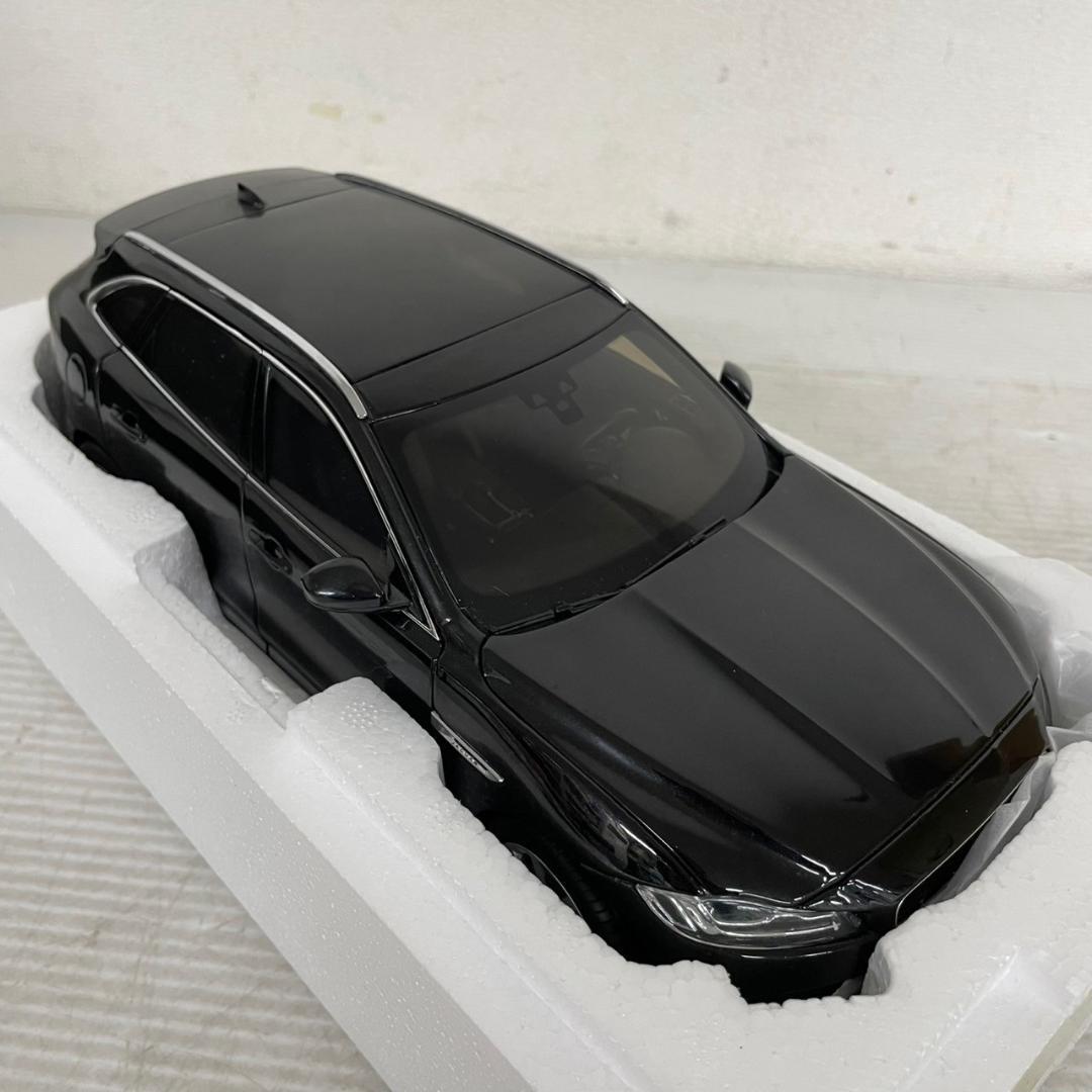 JAGUAR F-PACE アルティメットブラック 1/18ミニカー Y0966