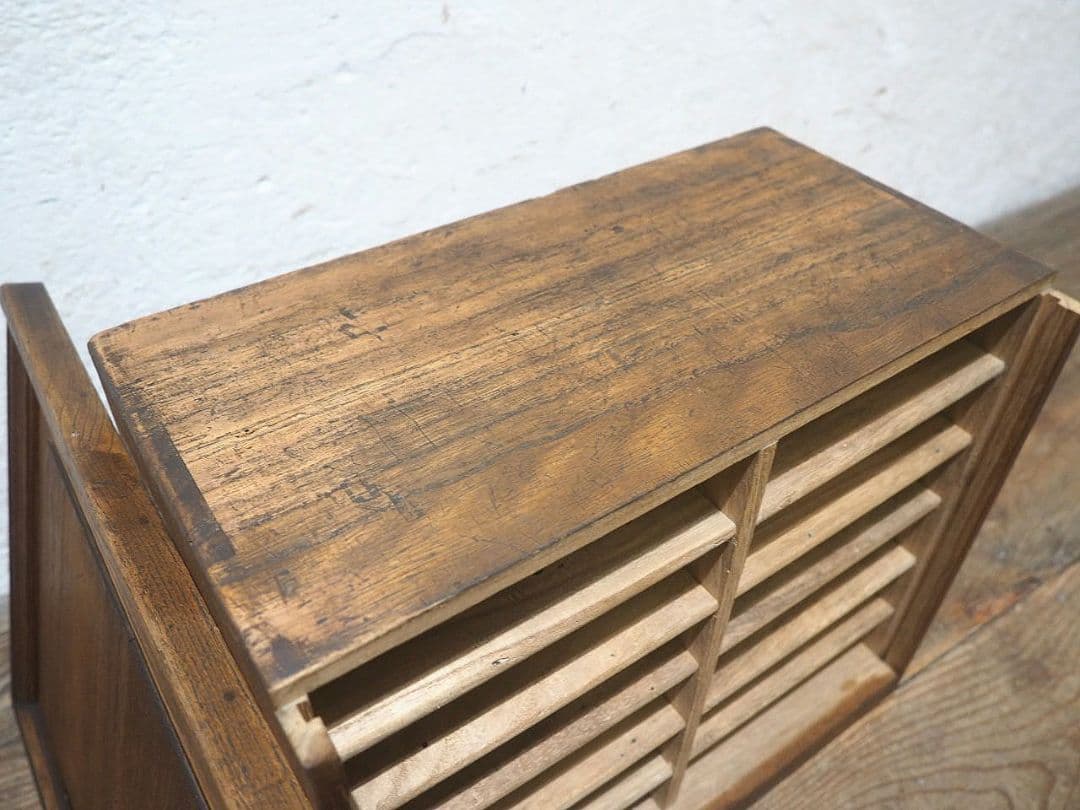 1378 ケンドン扉 レトロな桐の収納棚　ケース　古家具　古道具　アンティーク