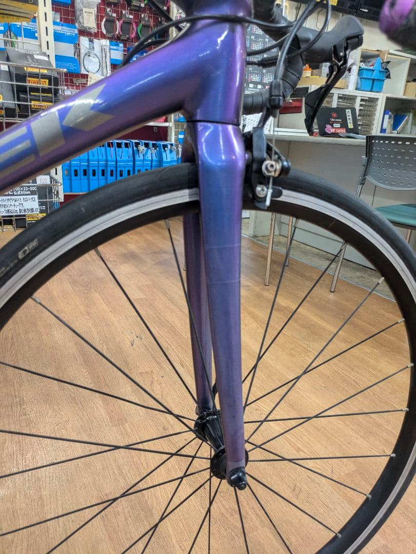 TREK　Shimano 105 アルミロードバイク パープル