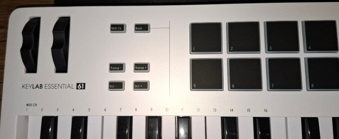 Arturia KeyLab Essential 61 MIDIコントローラー