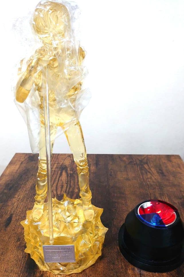 《2000体限定品》尾崎豊 クリアレジン製フィギュア ライトアップバージョン