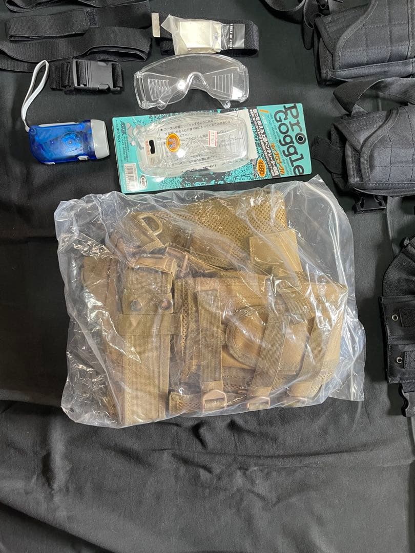 サバゲ　装備品セット　V1ベスト　カーキー　ホルスター　マグポーチ　ベルト