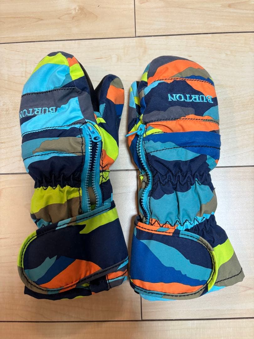 BURTON 子ども用スノーボードウェア カラフル迷彩
