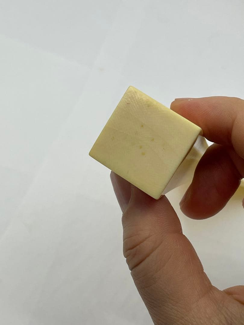 ヴィンテージ  天然素材　バチ　重さ約　119g　#723