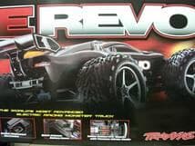 トラクサス　E-REVO　1/8？　1/10？ツインM　新品