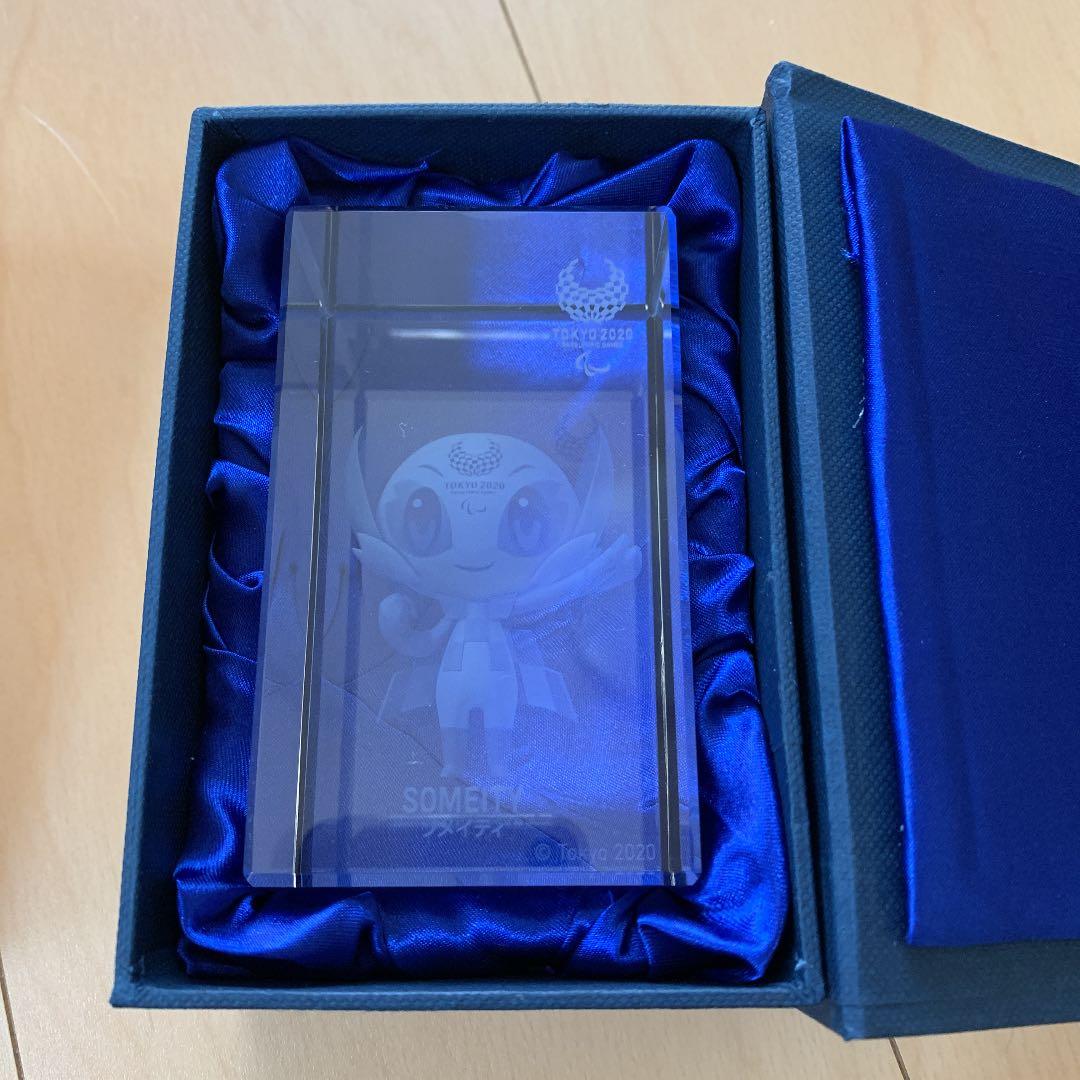 ソメイティ　クリスタル　置物