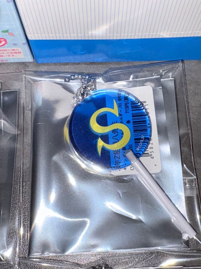 3年Z組銀八先生　缶バッジ　アクリルキーホルダー　まとめ売り　未開封3BOX