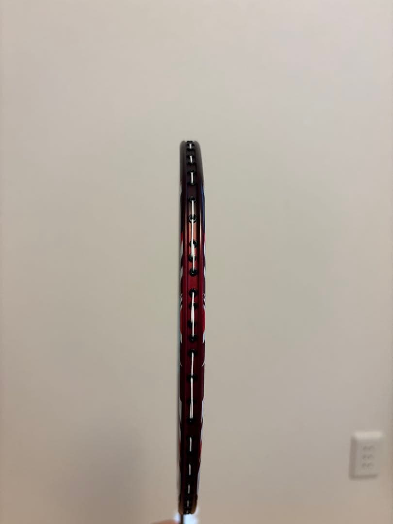 【極美品】YONEX ASTROX100ZZ アストロクス クレナイ4U5