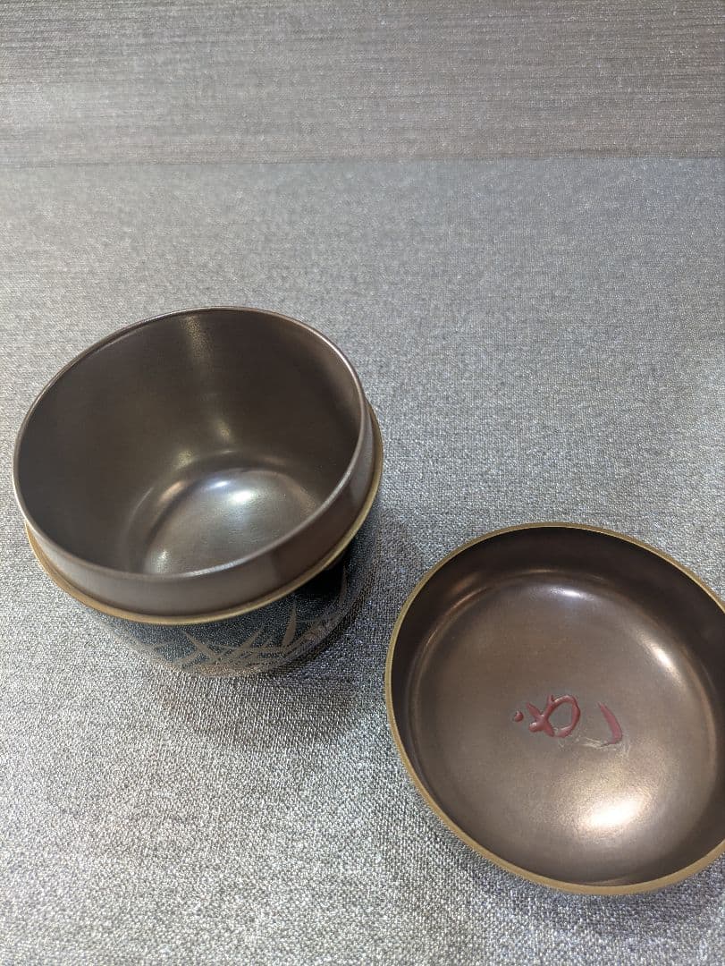 甲紅ニ季鳥裏銀地棗　宗完箱