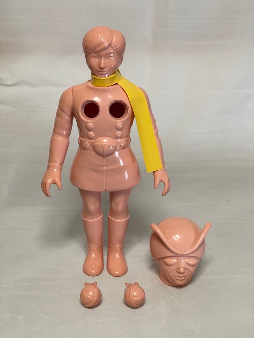 仮面ライダーストロンガー　電波人間タックル　無版権ソフビ　未塗装キット