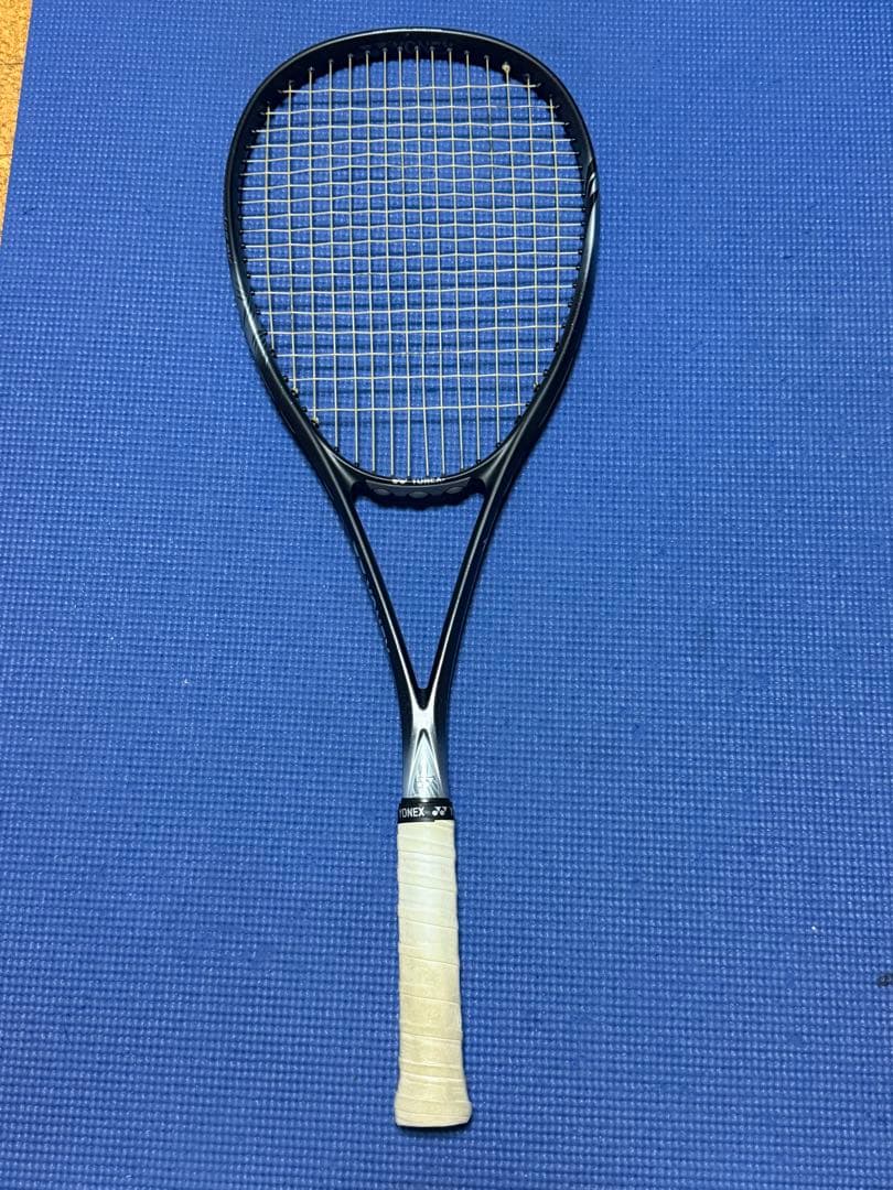 美品（ケース付）　ソフトテニス ボルトレイジ8V