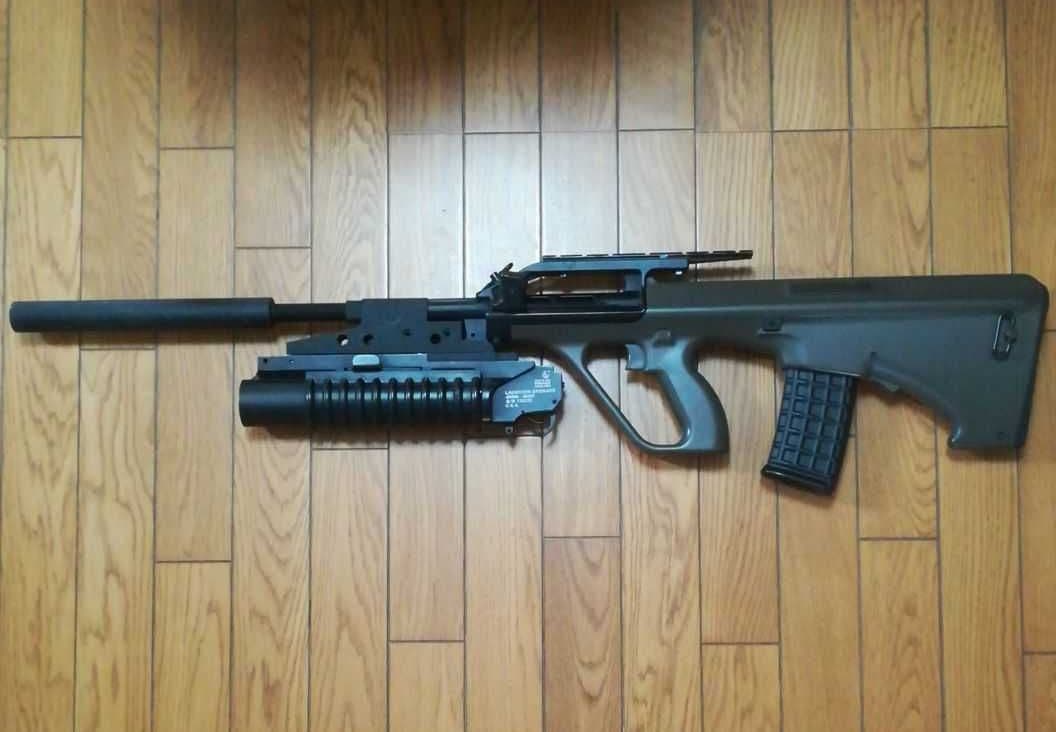 東京マルイ電動ガン　ステアーAUG