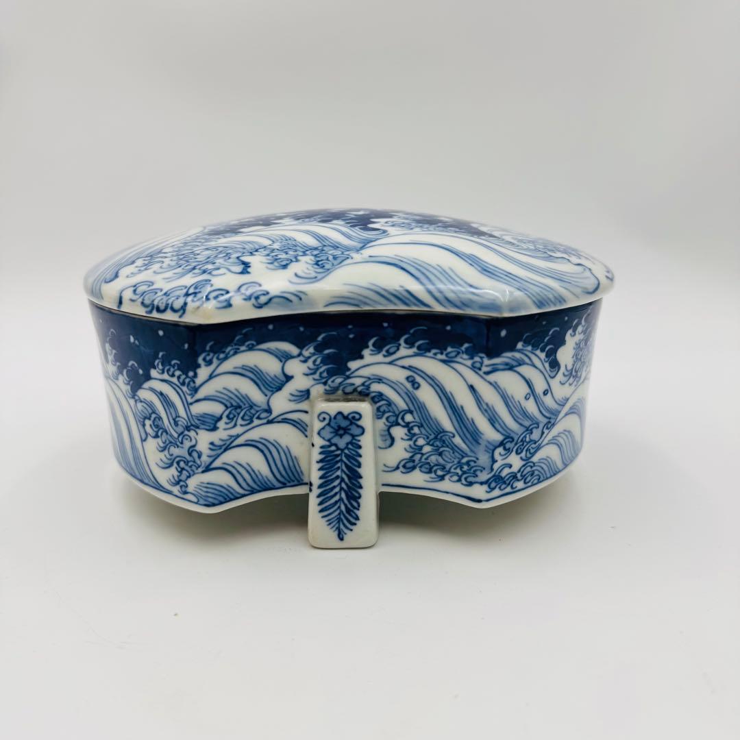 【伊万里焼　文銅型染付波千鳥蓋物　陶芸】骨董　アンティーク　インテリア