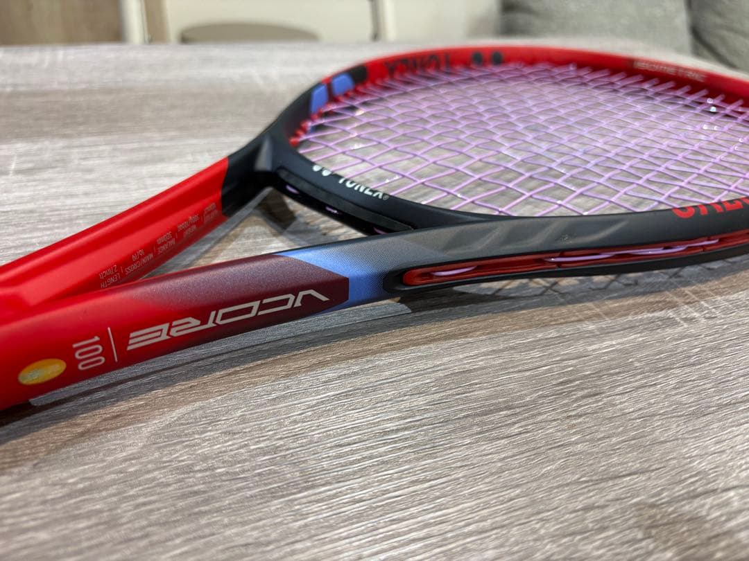 YONEX VCORE 100（ブイコア100）