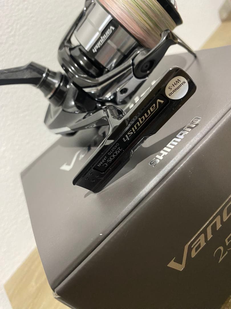 SHIMANO Vanquish ヴァンキッシュ　2500S スピニングリール