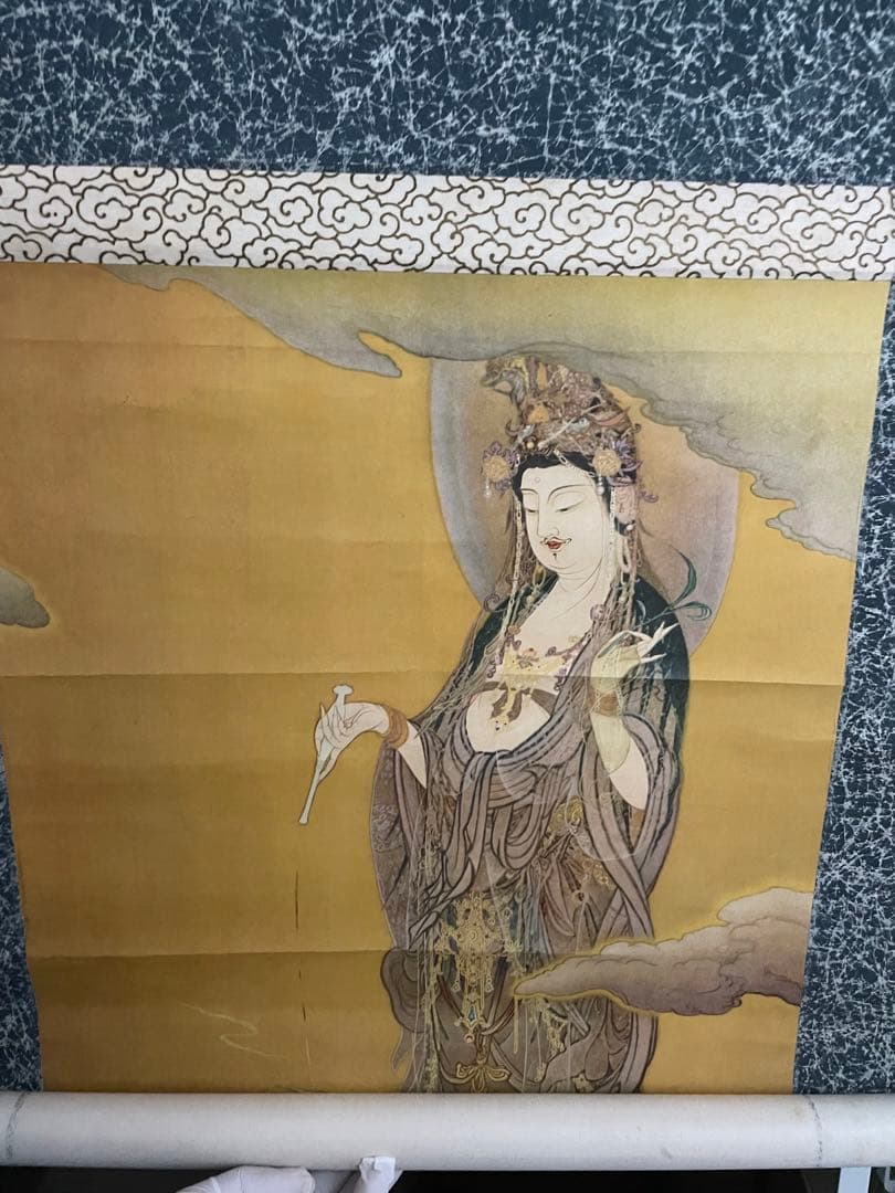 國寳 【狩野芳崖 悲母観音 】骨董品 アンティーク 日本 掛け軸 中国 美術品。