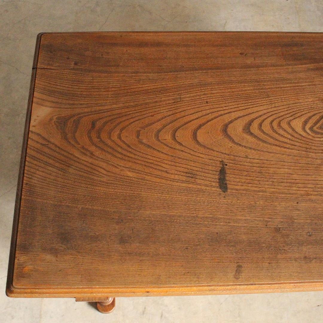 雰囲気の良い古い木製の机　引き出し2杯　ローテーブル　作業台　古家具　古民家