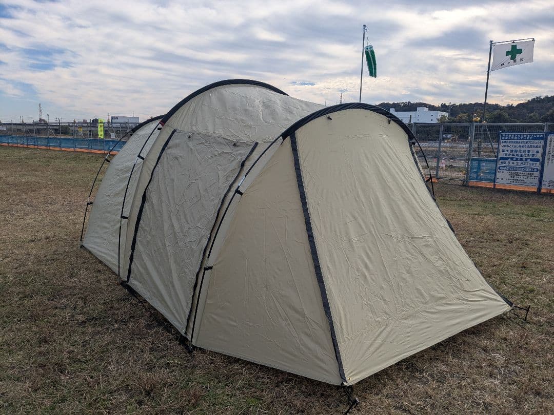 【美品】グリーンステージ　2ルームトンネルテント