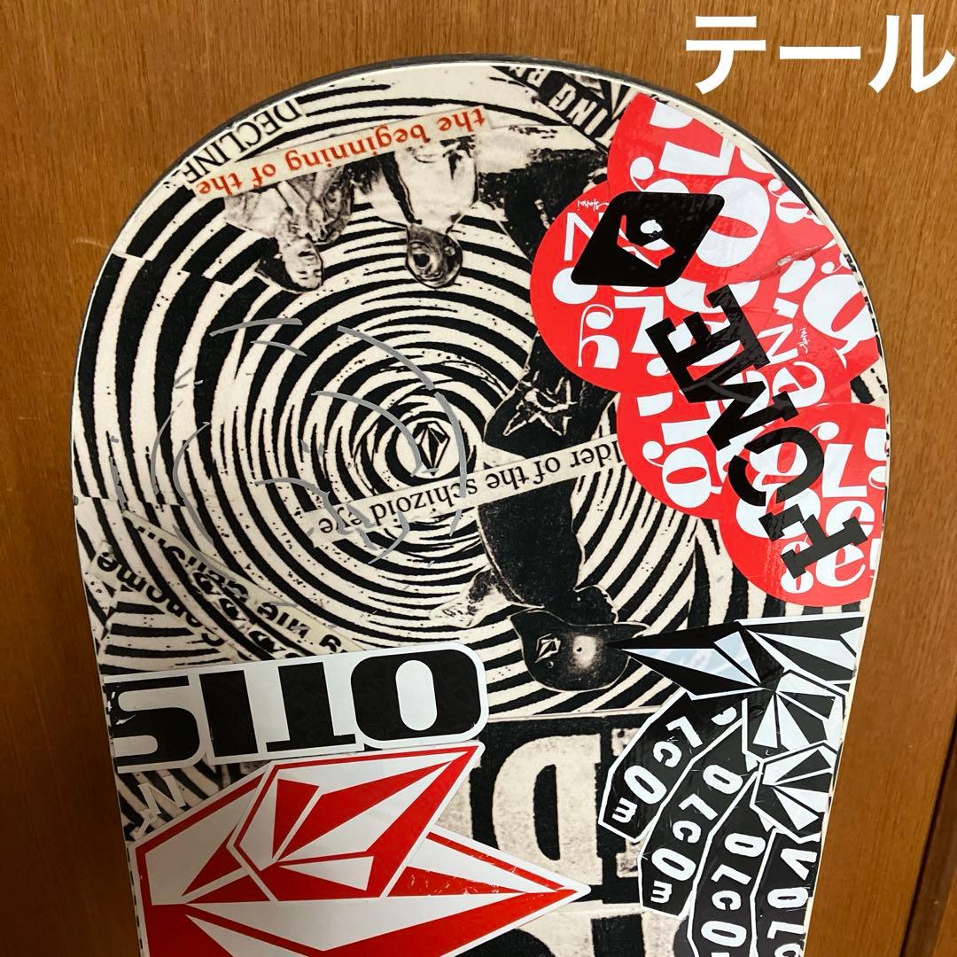 25 非売品　ボルコム volcomスノーボード　板　ボード　ホワイトベース